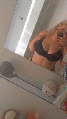 Abs British OnlyFans - @abbie784467757488475584