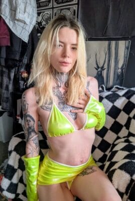 April Addams British OnlyFans - @april_addams