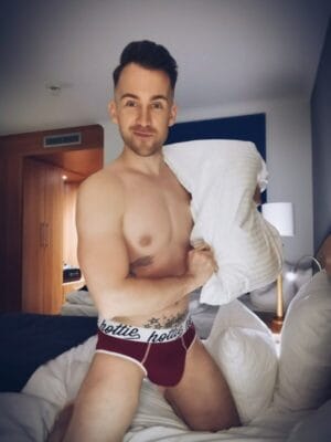 CheeekyWink British OnlyFans - @azzadw