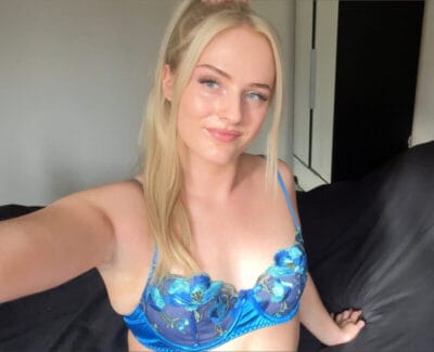 April British OnlyFans - @cutiebooty.x