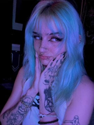 Lea Deering British OnlyFans - @lilbebeblue