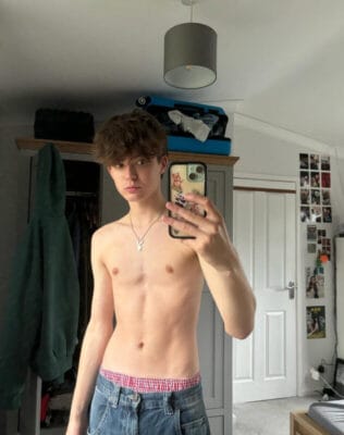 levy goth British OnlyFans - @levygoth69