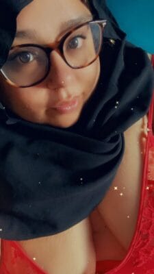 BBWHijabiHoney British OnlyFans - @naughtylilhoneyhijabi