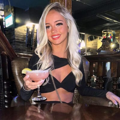 Amy Nicole British OnlyFans - @petitesneakylink